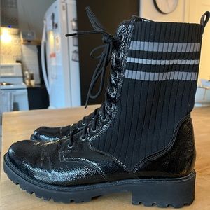 Light fall-winter booties